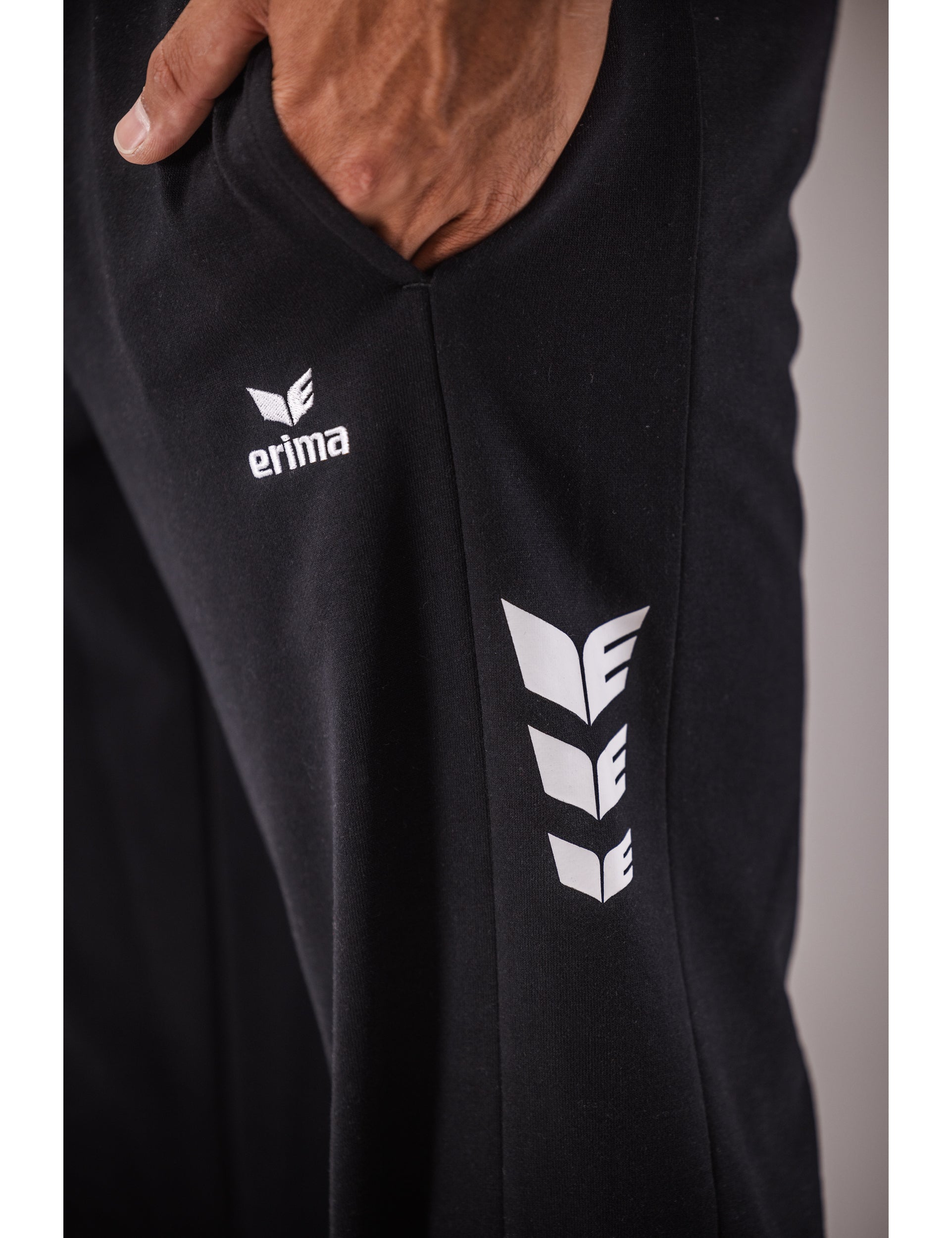 CMPT 3 Wings Sweatpants GK