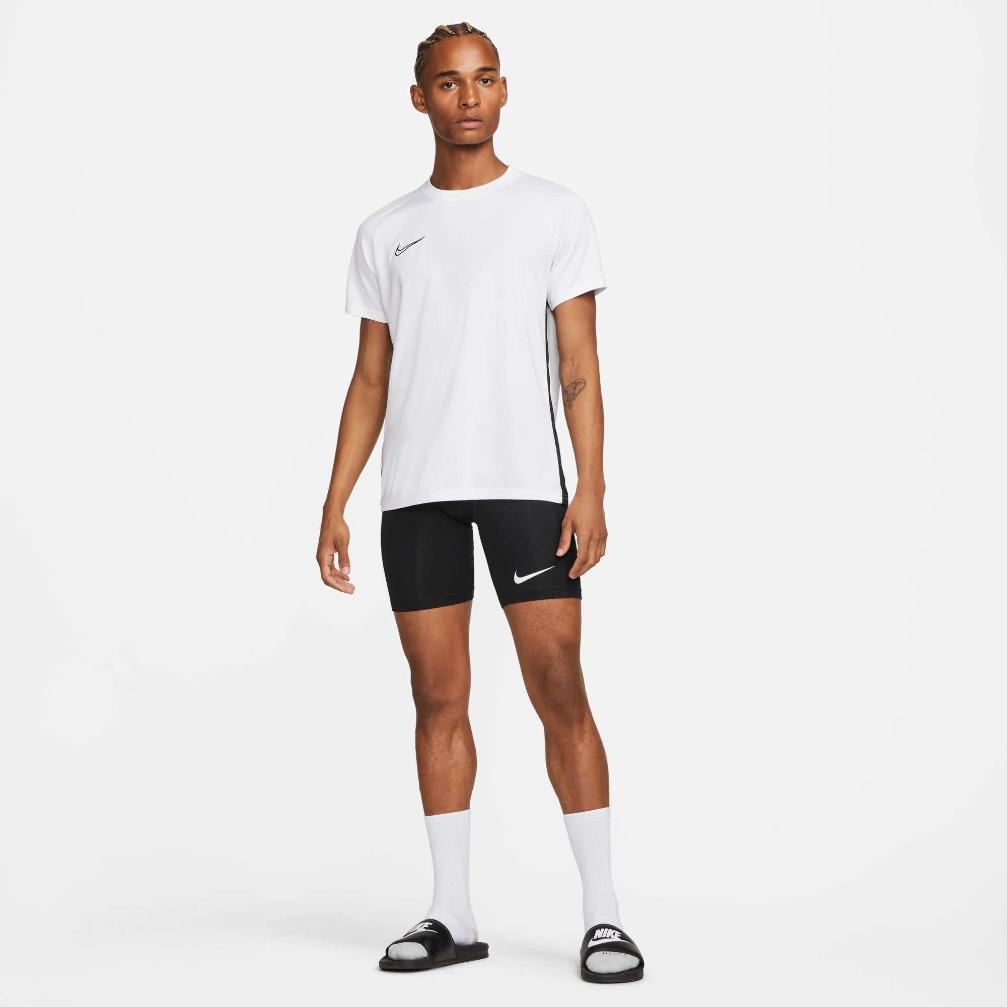 M NK DF STRIKE NP SHORT
